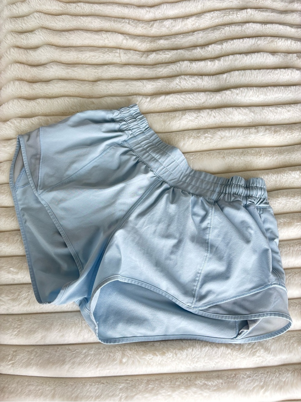 Lululemon low rise hotty hot short